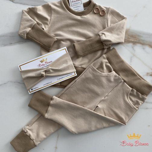 Beige tracksuit with pants
